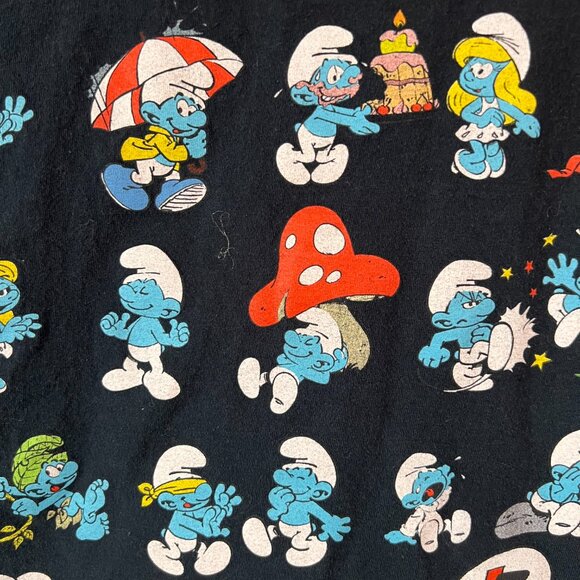 The Smurfs Black Tee Size M Peyo Graphic Full Cast Family Classic - Picture 5 of 5